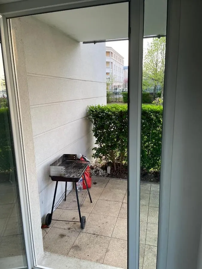 Apartment Appartement Cosy Villeneuve-Saint-Georges France